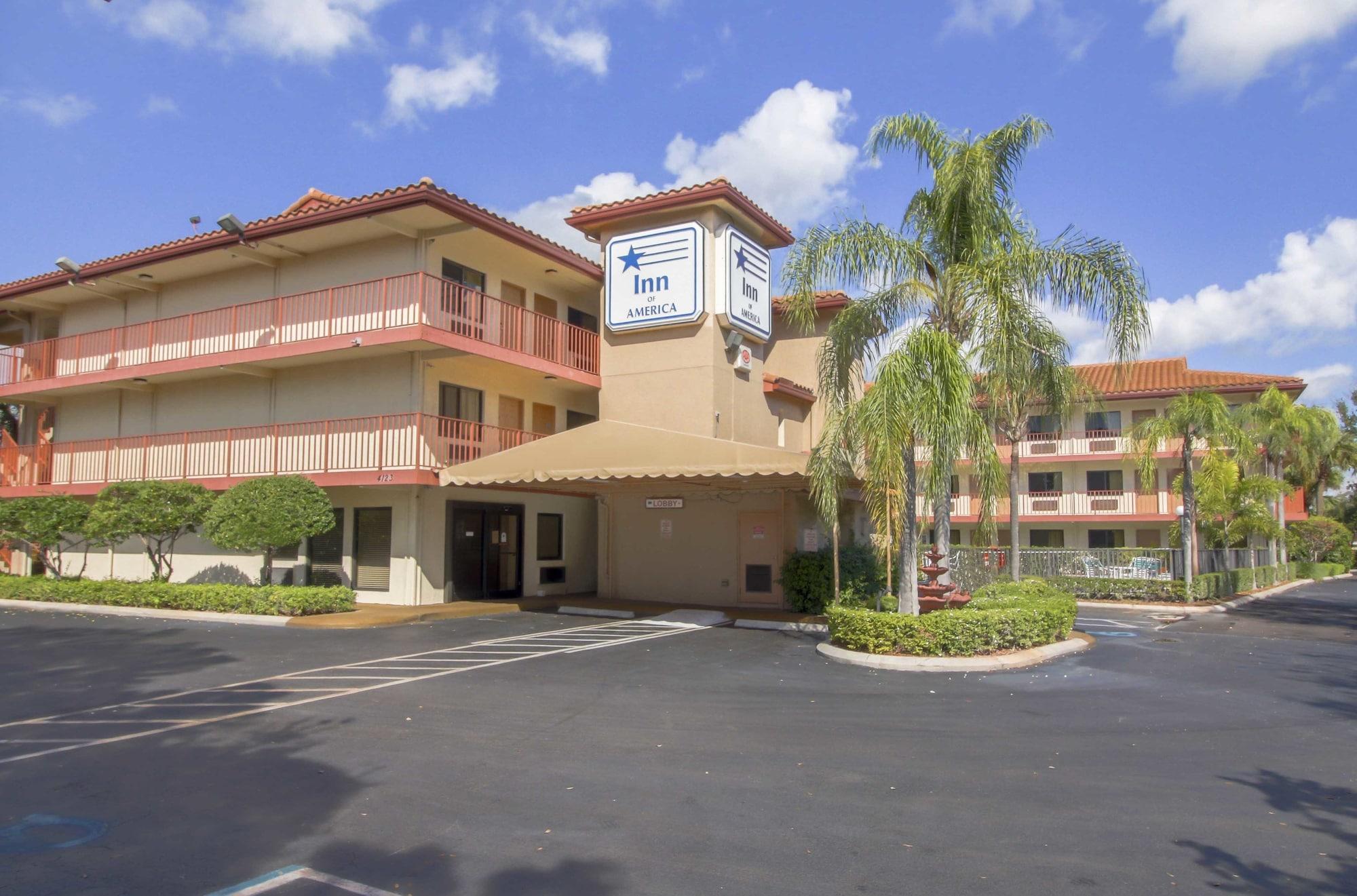 Inn Of America Palm Beach Gardens Exterior photo