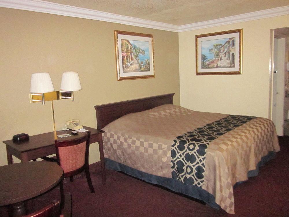 Inn Of America Palm Beach Gardens Exterior photo